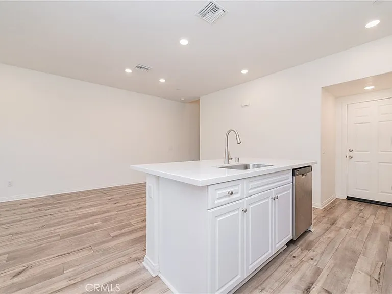 3977 E Huntington St — Photo 10