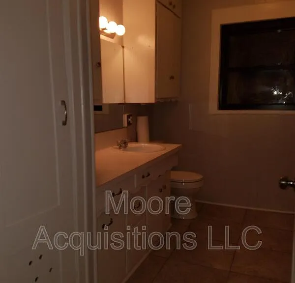 221 Leonard Dr — Photo 11