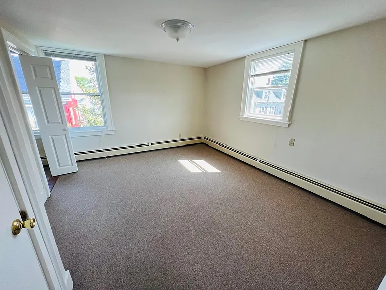 16 Home St #3 — Photo 4
