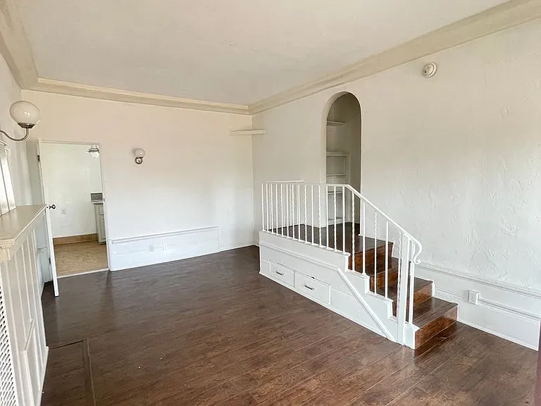 1706 Arlington Ave — Photo 4