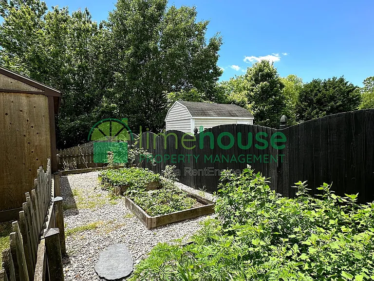 1149 Birks Ln — Photo 31