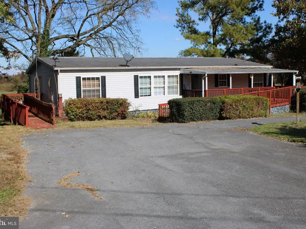 257 Ma And Pa Pkwy, Kearneysville, WV 25430