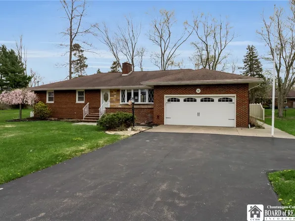 56 Dellwood Ave, Angola, NY 14006