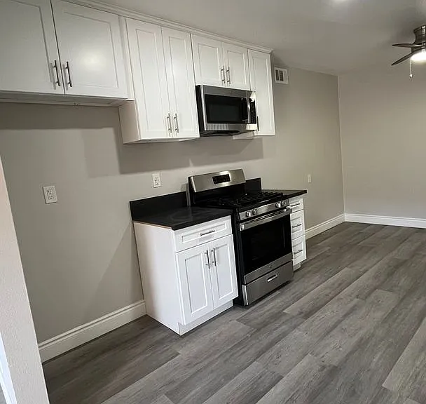 The Riviera Apartments — Photo 3
