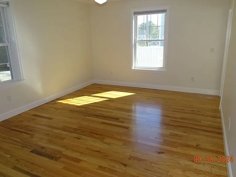 14 York St #2 BR — Photo 4