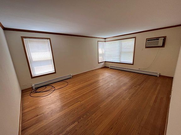 2nd image of 1535 Bonnie Brae Pl APT 1