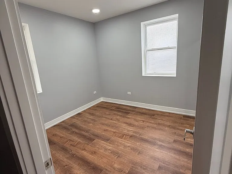 4907 W Walton St #2 — Photo 9
