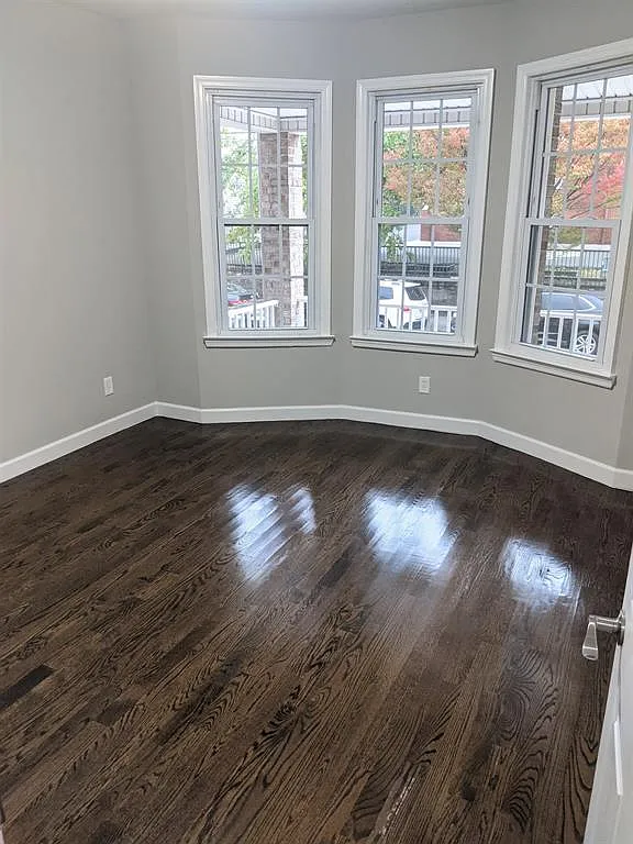 3 bed, $3,000 — Photo 2