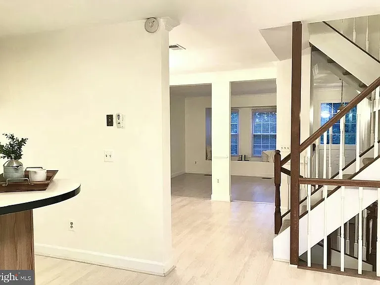 8043 Merry Oaks Ct — Photo 6