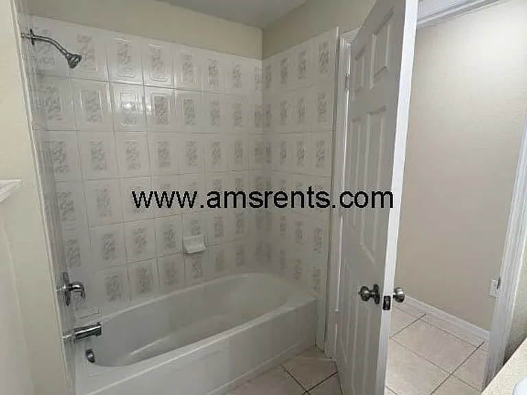 539 Albatross Dr — Photo 12
