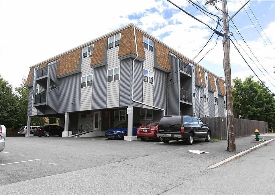 1st image of 20 Stenton Ave #203