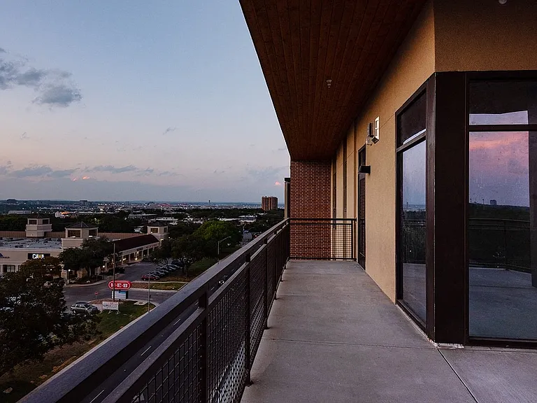 7600 Broadway — Photo 22