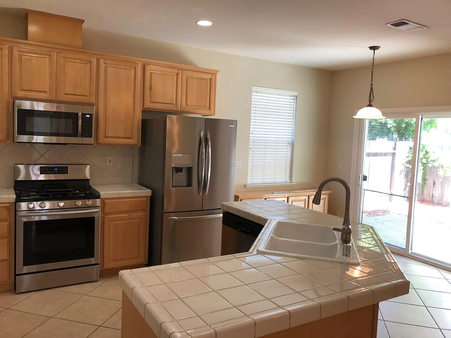 907 Countrywood Cir — Photo 1