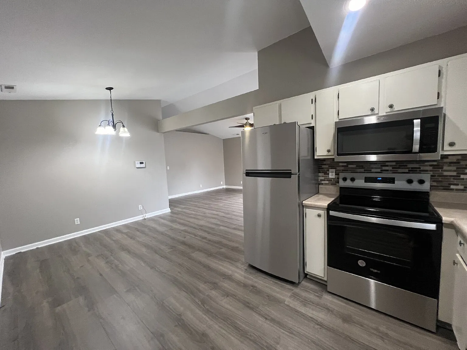 3 bed, 2.0 bath, 1237 sqft, $1,650 — Photo 4
