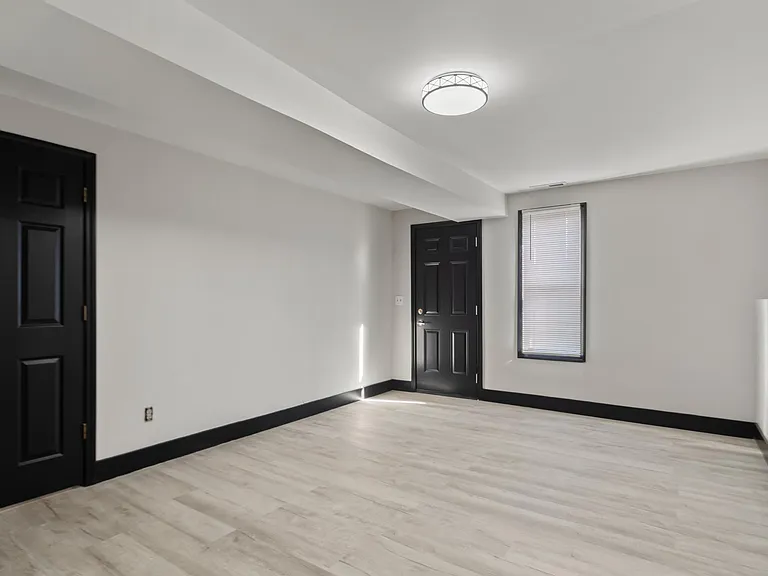 1516 W Meadow St — Photo 22