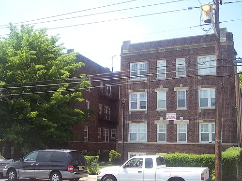 1033 Stuyvesant Avenue Photo 1
