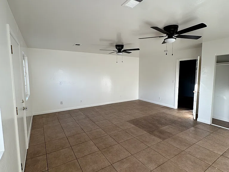 2901 Belhaven St — Photo 36