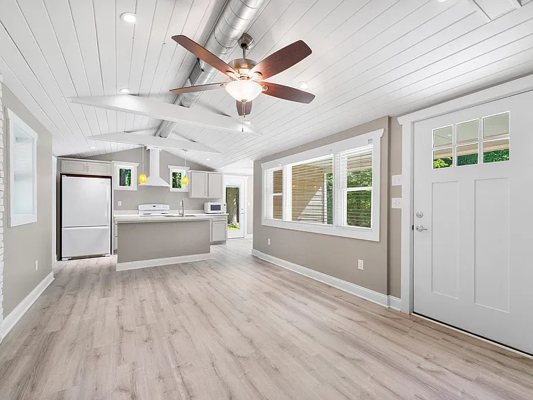 510 Fairway Dr — Photo 7