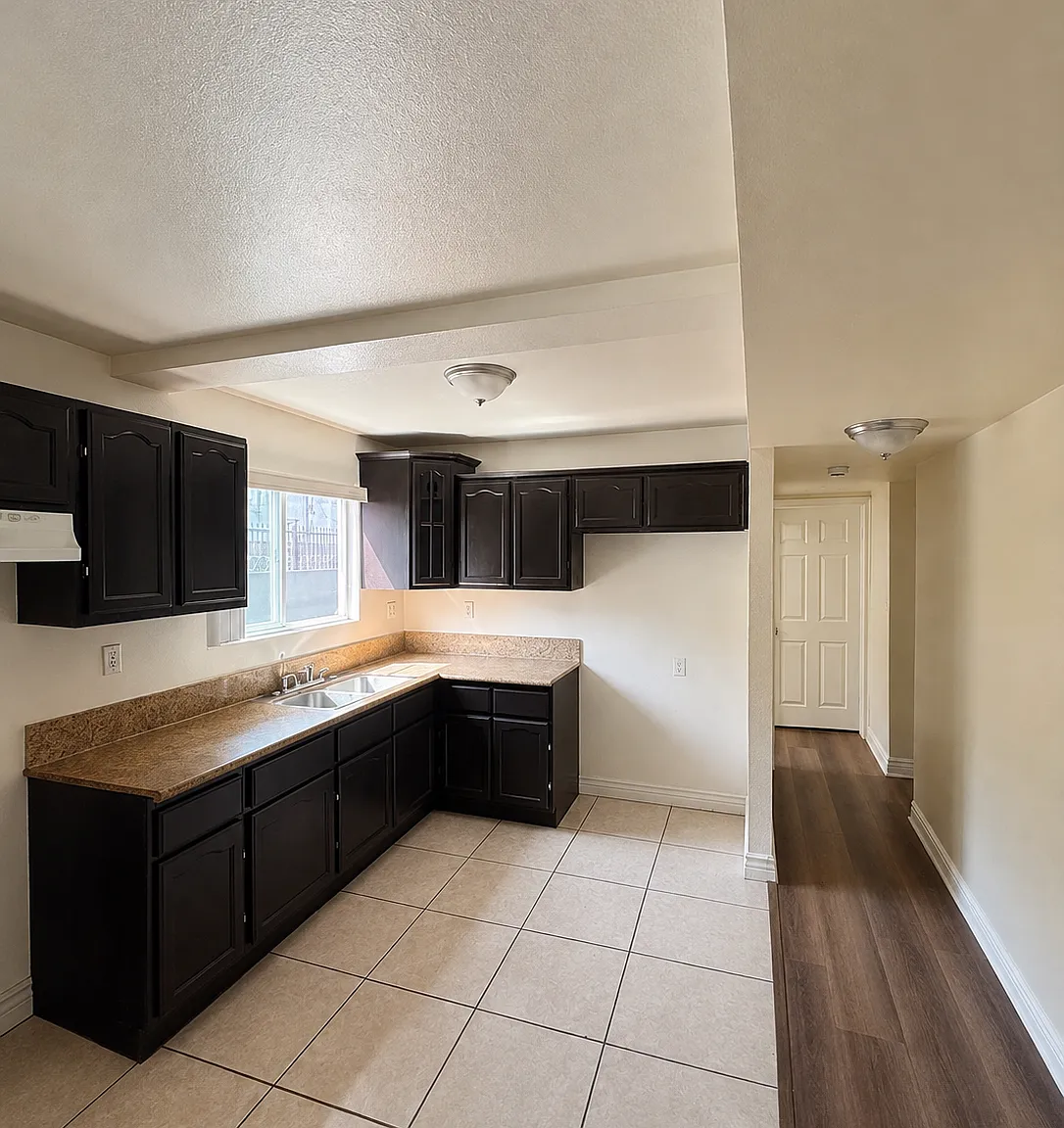 3 bed, 1000 sqft, $3,350 — Photo 4
