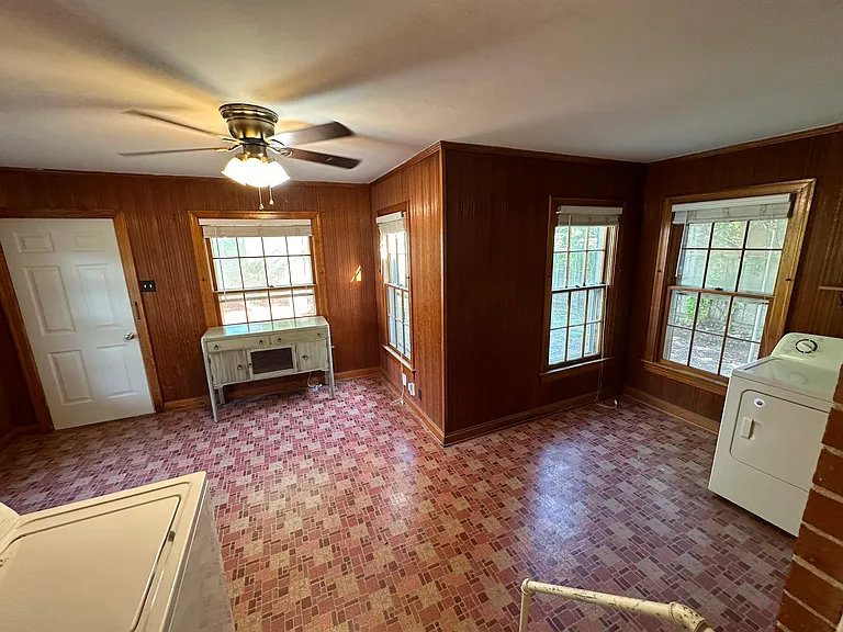 laundry and bonus room