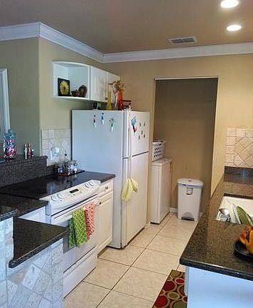 3rd image of 5320 Everglades Blvd N
