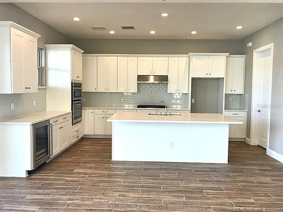 3rd image of 10769 Royal Cypress Way