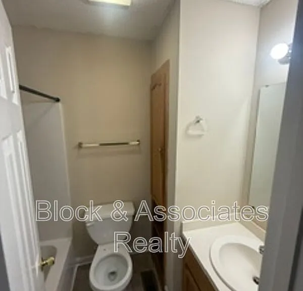 724 Breeze Hill Rd — Photo 7