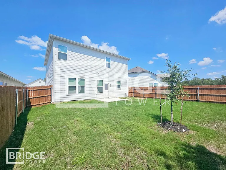 411 Sandy Glen Ln — Photo 12