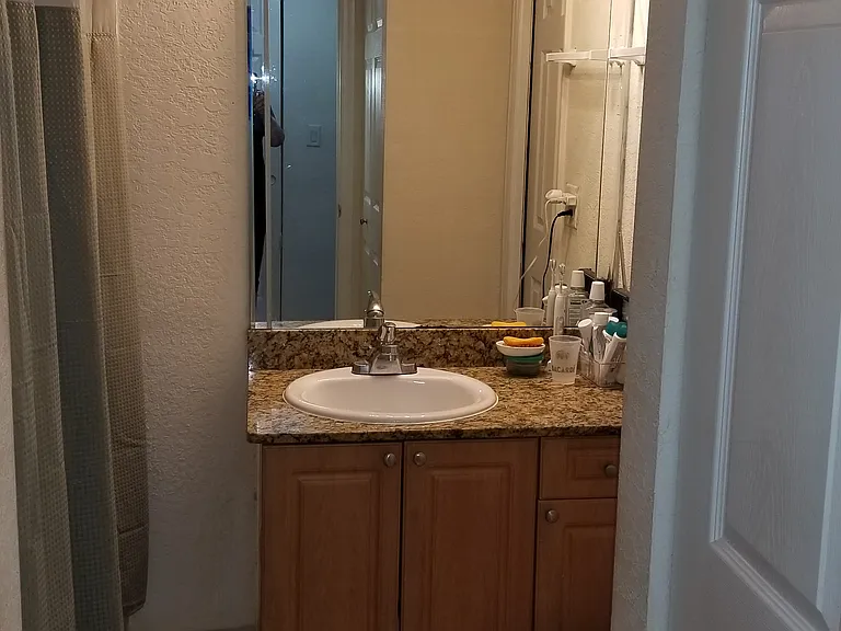 N Kendall Dr — Photo 5