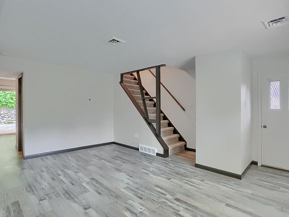 4th image of 171A Maple St