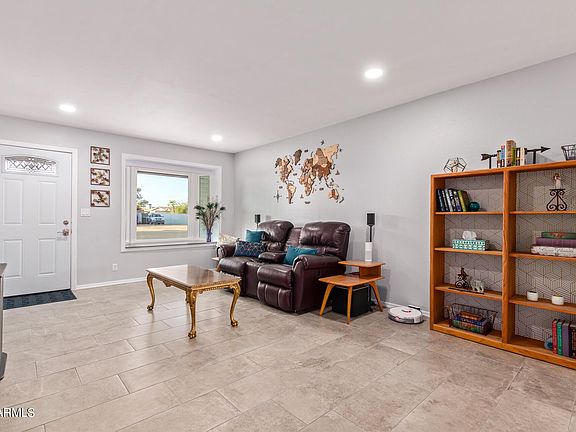 4th image of 1415 S Fraser Cir