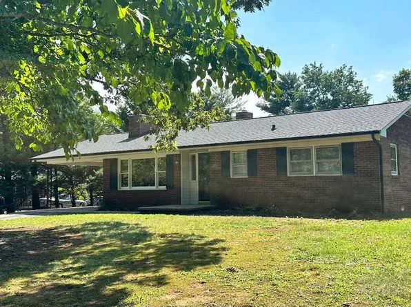 23 Gentlebreeze Ln, Asheville, NC 28805