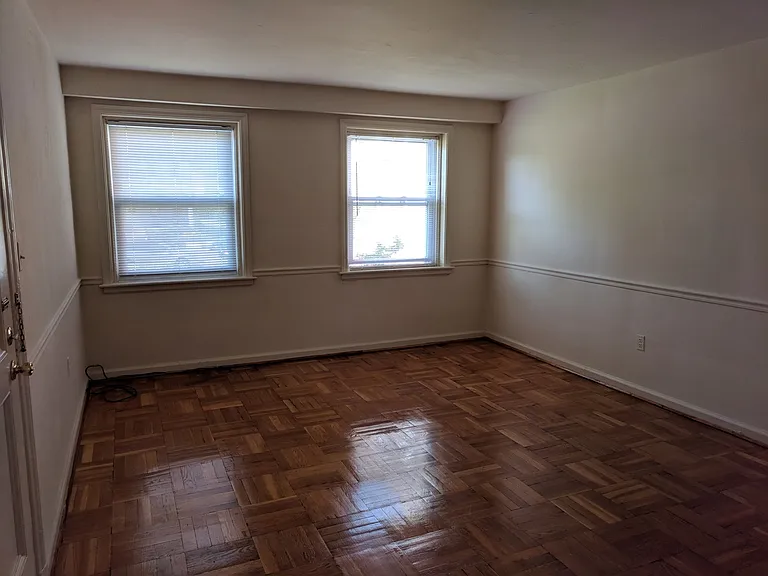 2606 Kensington Avenue — Photo 7