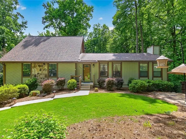 9640 Pine Thicket Way, Roswell, GA 30075