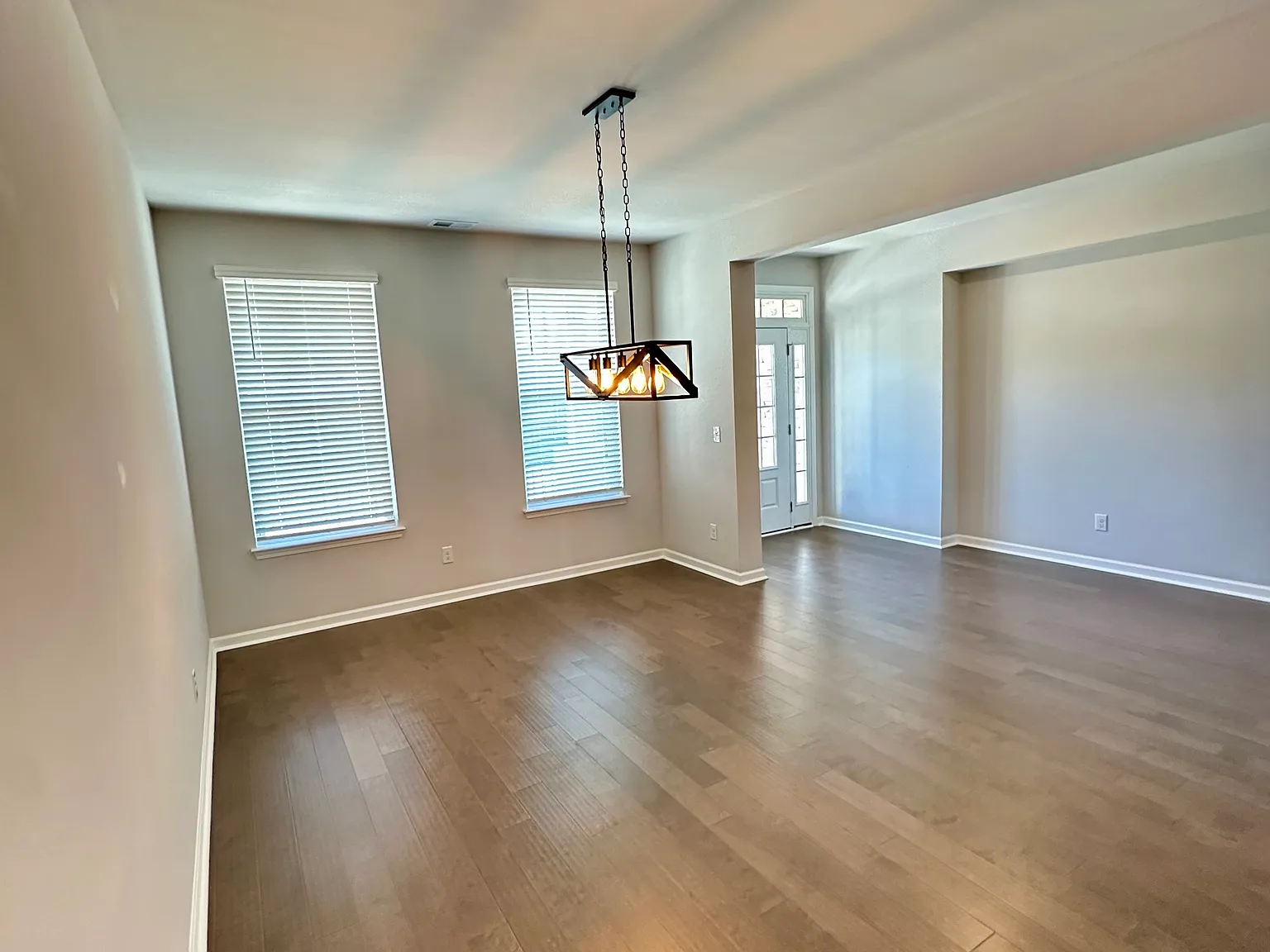 4 bed, 3.5 bath, 3579 sqft, $3,750 — Photo 3