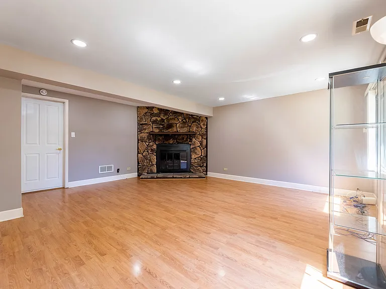 361 Lyons Dr — Photo 13