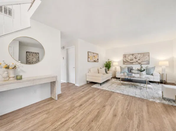 10019 Dove Oak Ct, Cupertino, CA 95014