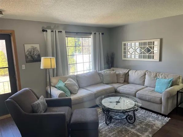 735 Petoskey Ave #Avenue9, Charlevoix, MI 49720