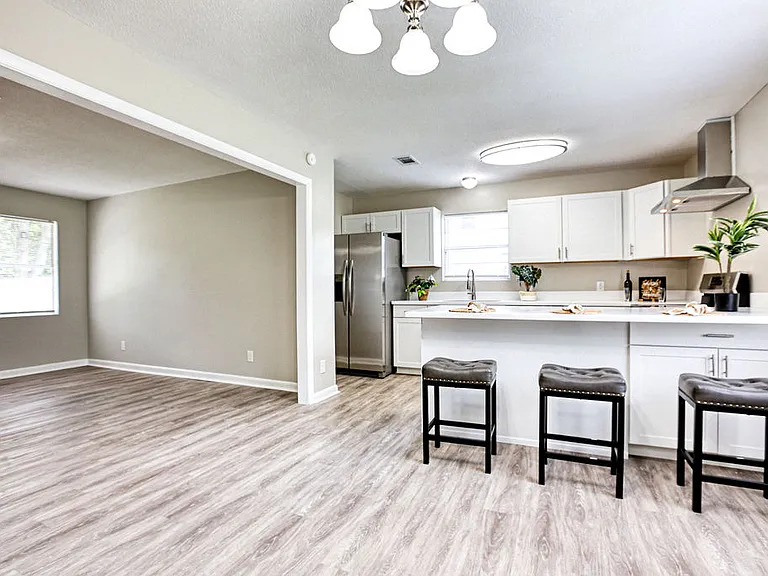 726 Fleming Rd — Photo 6