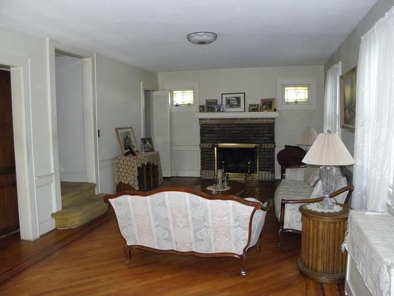 2nd image of 89 Lindsley Ave