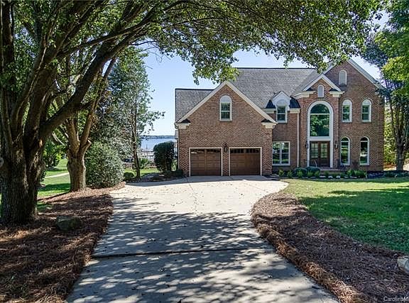 2nd image of 138 Clearwater Ln