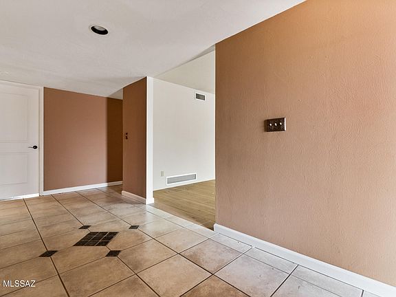 4th image of 7734 E Oakwood Cir