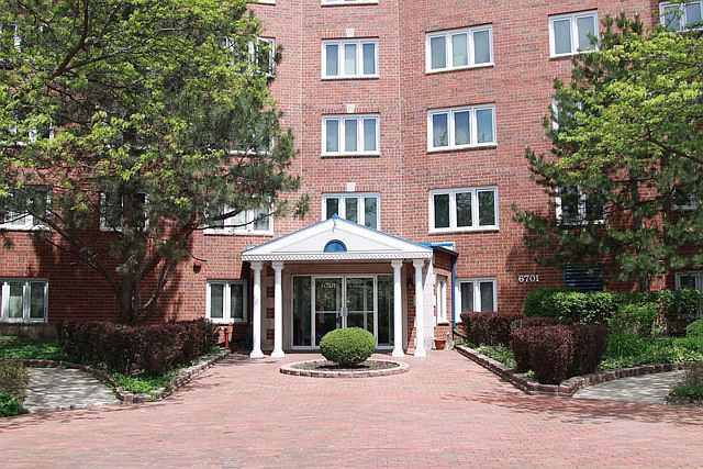 1st image of 6701 N Milwaukee Ave APT 302