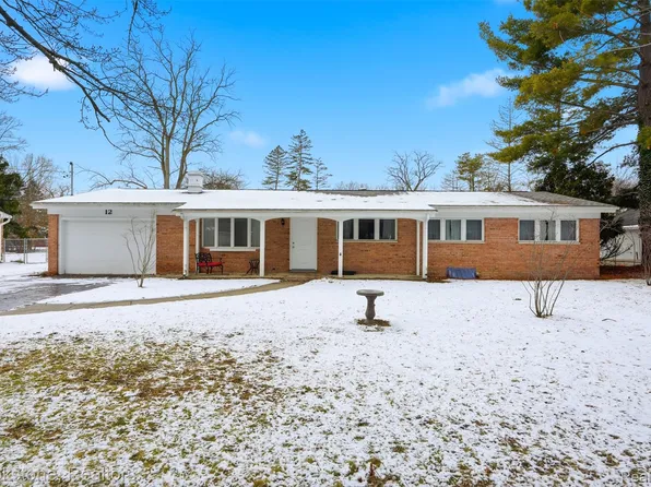 12 Iota Pl, Saginaw, MI 48638