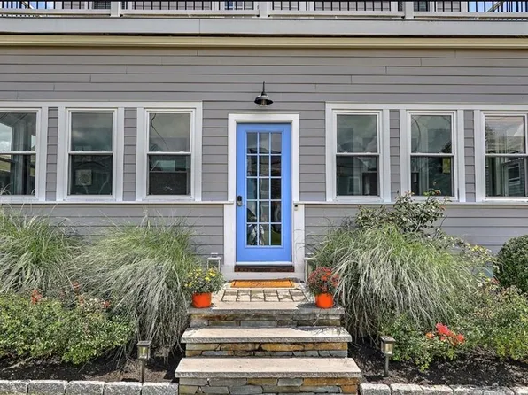 214 Narragansett Ave, Barrington, RI 02806