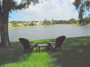 117 Lost Bridge Dr, Palm Beach Gardens, FL 33410