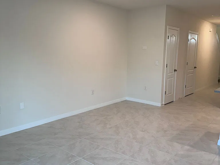 1584 Swan Swim Dr #1584 — Photo 11