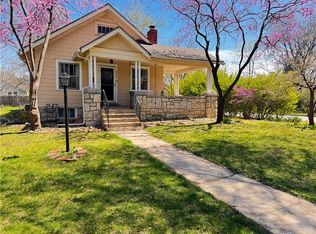 5845 Charlotte St, Kansas City, MO 64110