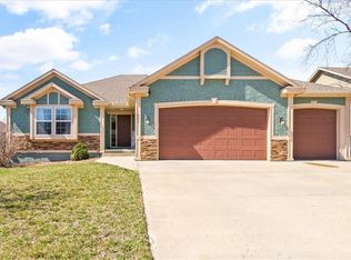 804 154th Pl, Basehor, KS 66007