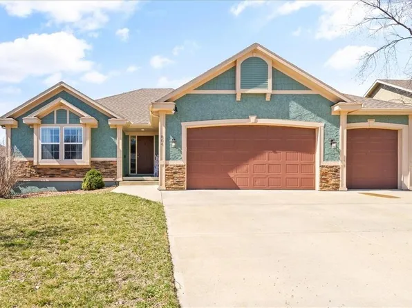 804 154th Pl, Basehor, KS 66007